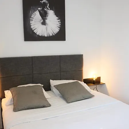Centre Cannes, 101, 1 By Palmazur *